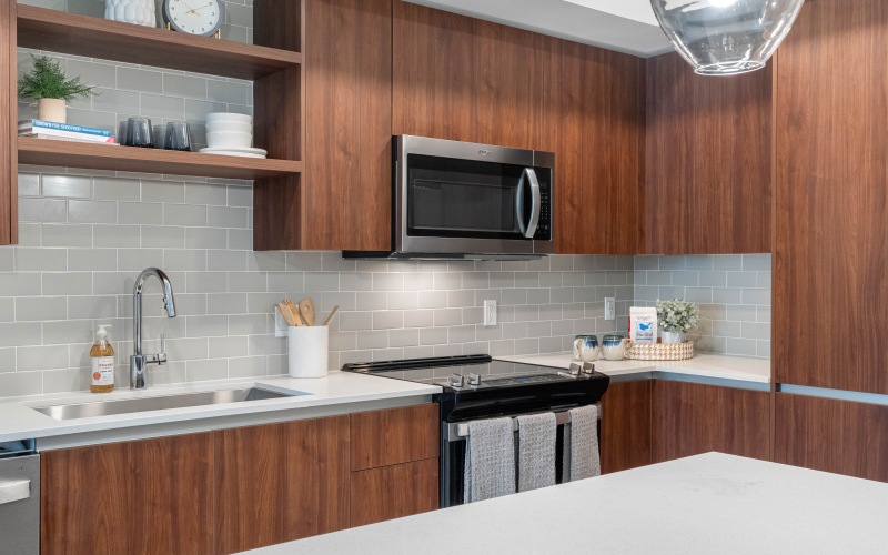 Luxury kitchen with an island at Solena Miramar